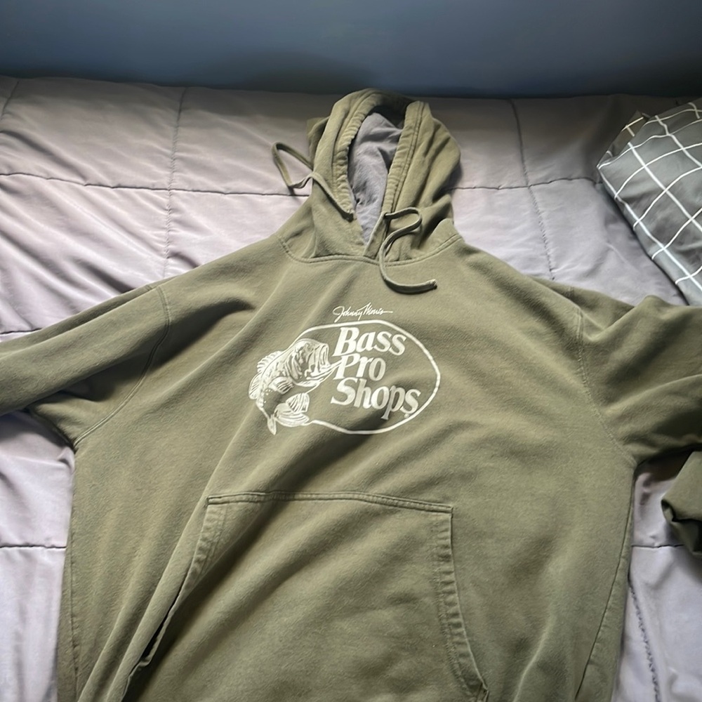 Bass pro shops Large green sweatshirt